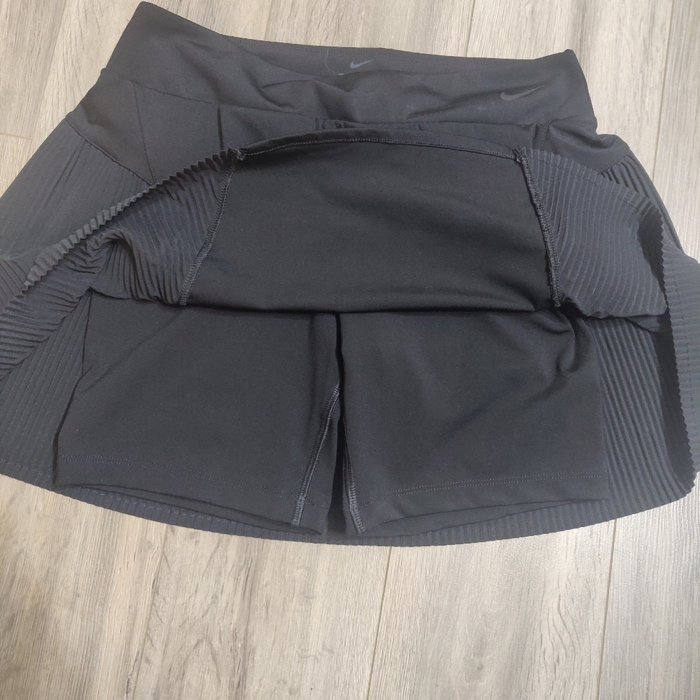 Nike skort - Picture 3 of 4